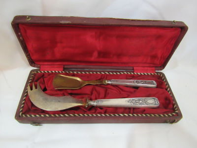 זוג כלי הגשה עם ידיות כסף רוסי מתוך סט של פאברג'ה בקופסה מקורית באורך 16-19ס"מ אורך