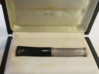 מחזיק לסיגריות כסף סטרלינג בקופסה מקורית Bernard Richard Paris