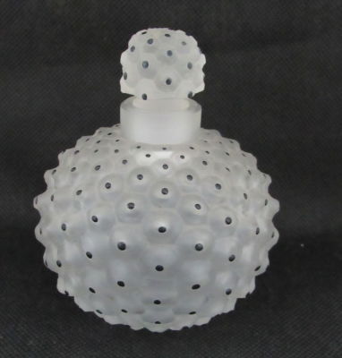 בקבוק קריסטל עם פקק LALIQUE FRANCE, חתום, מיוחדת, גובה 10 ס"מ