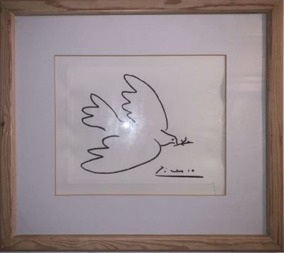 פיקאסו - פיקאסו ליטוגרפיה חתומה בפלטה 20/25 ס"מ ( מסגרת 42/47 ס"מ) 
יונת השלום
