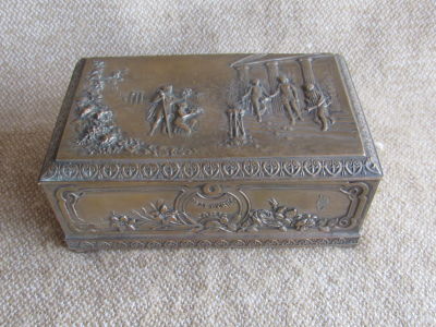 קופסה לתכשיטים נחושת צרפתית עתיקה DELETTREZ 