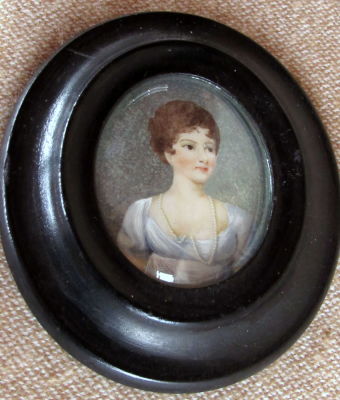 ציור יד מיניאטורה עתיק 1900 חתום ע"י האומן מסגרת עץ 