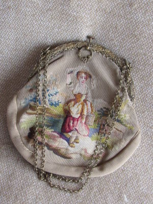 תיק יד לאישה עתיק רקמה עבודת יד , גודל 15X15 ס"מ 