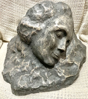 פסל בתיה לישנסקי קרמיקה חתום-שם הפסל "THE DREAMER 1942" - כנראה תבנית מקורית שממנה יצקו את פסלי 