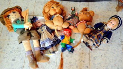 אוסף בובות שונות 7 יחידות 24-65 ס"מ