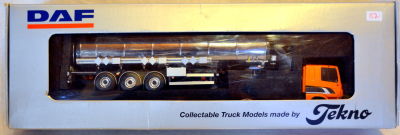 צעצוע משאית DAF בקופסה מקורית 41X13X6 ס"מ וחלקי הרכבה