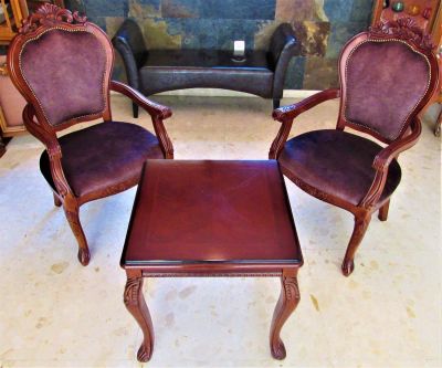 סט עץ 2 כורסאות עם משענות ושולחן : כורסא גובה גב 109 ס"מ - מושב 50X56 ס"מ -גובה מושב 48 ס"מ - 