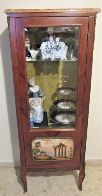 ארון ויטרינה בעיצוב עתיק - ZZ 
גובה 131 ס"מ - עומק 30 ס"מ - רוחב 47 ס"מ (לא כולל את 