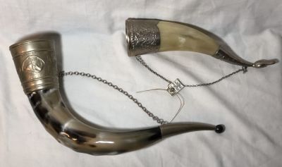 לוט 2 קרנות שפע עשויים קרן ומתכת לבנה - אורך 40 ס"מ - 25 ס"מ