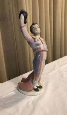 פסל פורצלן LLADRO לוחם שוורים עבודת יד ממוספר וחתום גובה 24 ס''מ - ללא פגמים