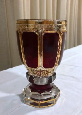 גביע קריסטל בהומיה עם עיטורי זהב גובה 15 ס''מ קוטר 9 ס''מ