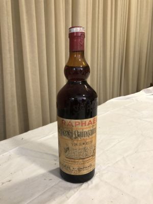 בקבוק ליקר אפרטיף St. Raphael Quinquina Bot.1940s סגור 29.5 ס''מ