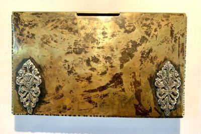 קופסת נחושת עם עיטור כסף ישראל ירושלים שנות החמישים חתומה עם מדבקת מס קניה 
9,5X16 ס"מ גובה 2 