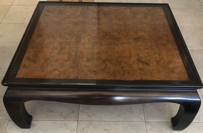 שולחן עץ שורש מרובע סיני איכותי ומרשים עם לכה שחורה מסביב וגימור צבע זהב גודל 107X107 ס''מ גובה 