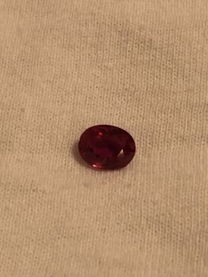 אבן חן רובי אדומה ליטוש אובלי ניקיון S1 משקל 2.05 CT לא משובצת