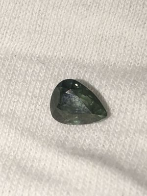 אבן חן ספיר מדגסקר טבעית ירוקה סגלגלה ליטוש טיפתי אבן מחוממת בלבד משקל 1.21 CT לא משובצת