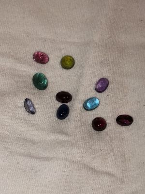 לוט 10 אבני חן טורמלין צבעים שונים משקל 10.6 CT סה''כ