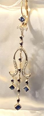 זוג עגילי תלייה זהב 18K ופלטינה ארט דקו משובץ 25 יהלומים של כ-0.01 CT ליטוש ישן, עוד 9 ספירים 