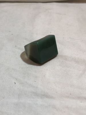 טבעת אבן חן ירוקה גדולה מרשימה מידה 6 US
