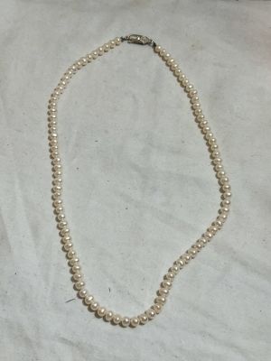 מחרוזת פנינים עם סוגר אורך 43 ס''מ