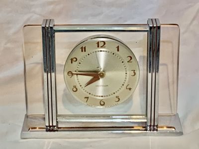 שעון שולחני מעורר ארט דקו מכני - בסיס 15X4 ס"מ - גובה 11 ס"מ 
MADE BY 