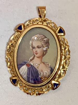 תליון סיכה זהב 14 קרט עם ציור יד מיניאטורה עתיק איכותי מעולה עם יהלומים בשיער ובצואר בדמות 