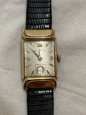 שעון יד BULOVA מכני עתיק מצב עובד 35X22 מ"מ