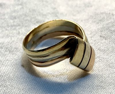 טבעת זהב 14 קרט 3 צבעים 3.7 גרם מידה 13-12