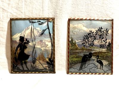 זוג תמונות ממוסגרות נחושת עם זכוכית קעורה וציורי צלליות שחורות בזכוכית 10X13 ס"מ כל אחד