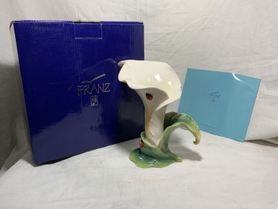 אגרטל מפוסל פורצלן franz collection בצורת עלה מגולגל ו2 פרת משה רבינו בקופסא המקורית גובה 18 ס׳׳מ