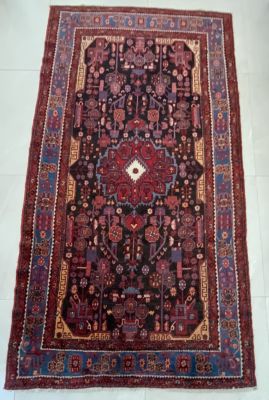 שטיח 1.75X3.03 ס׳׳מ עבודת יד פרסי איכותי צפיפות בינונית מצב מעולה אחרי ניקוי 
הפריט נמצא 