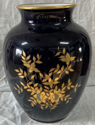 אגרטל פורצלן גרמני חתום ממוספר 6/650 קובלט וזהב גובה 34 ס״מ