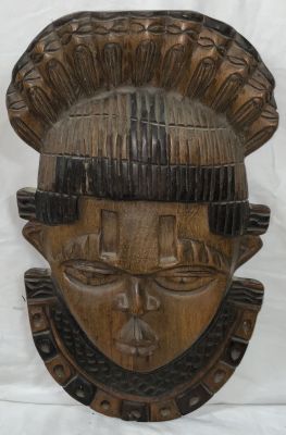 מסכת עץ מרכז אמריקה עבודת אמן 
מידות 42X27 ס״מ