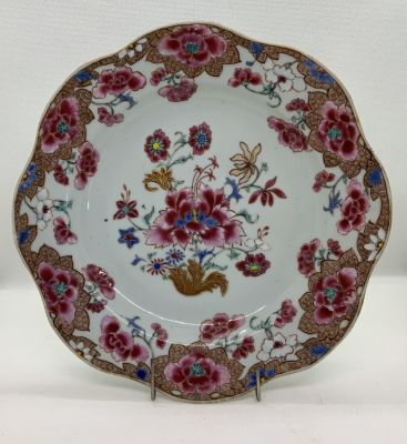 צלחת פורצלן סיני שושלת QING ציור עבודת יד מעוטר פרחים חתום 4 פעמים קוטר 22 ס''מ אפשר לראות 
