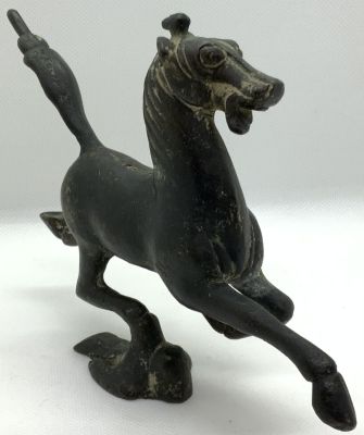 פסל ברונזה סיני עתיק משושלת TUNG CHIH 1862-1875 דמות סוס גובה 13 ס''מ גודל 18X4 ס''מ