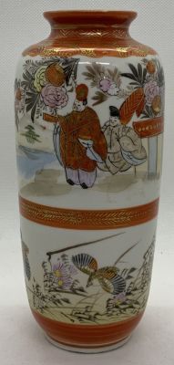 אגרטל פורצלן מאה ה-19 מאיזור ימרי יפני ציורים וצבוע עבודת יד חתום גובה 19 ס׳׳מ