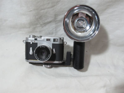 מצלמת Leica minox digital מיניאטורית - 7X4.5X5 ס"מ - עם פלאש\מבזק גובה 10 ס"מ - 