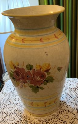 כד פורצלן ציור עבודת יד ישן איכותי גובה 45 ס''מ קוטר פתח 24 ס''מ קוטר בסיס 17 ס''מ 
הפריט 