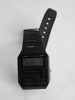 שעון מחשבון CASIO WR קופסא שחורה עם רצועת גומי שחורה מצב עובד