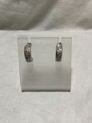 זוג עגילי זהב לבן 18K משובצים 40 יהלומים של 3 נק'' כ''א משקל 7 גרם