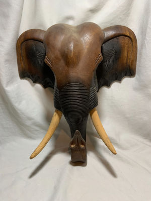 פסל ראש פיל גדול לתליה בקיר - עשוי עץ גילוף עבודת יד 35X 35 ס"מ - עומק כ 20 ס"מ