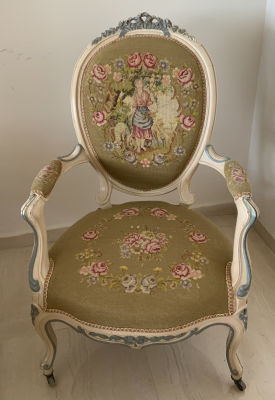 כורסא משענות ריפוד גובלן 64X55X99 ס"מ 
הפריט נמצא בפתח תקווה - הקונה יקבל את הפריט בפתח תקווה 