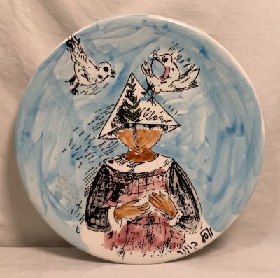 צלחת פורצלן יוסל ברגנר הדמות הקלאסית שלו עם זוג יונים חתום קוטר: 26 ס''מ