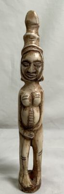 פסל אפריקאי גילוף עבודת יד דמות אישה גובה 21 ס''מ