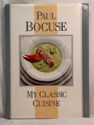 ספר בישול PAUL BOCUSE מידות: 30X22 ס''מ שנת הוצאה 1988