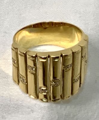 טבעת זהב 18K משובצת 18 יהלומים של 1 נק' משקל 10.5 גרם מידה 9.5 US