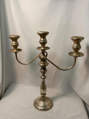 קנדלברת שלושה קנים אמריקאי כסף סטרלינג מוכבד מתברג לפמוט גובה: 40 ס''מ