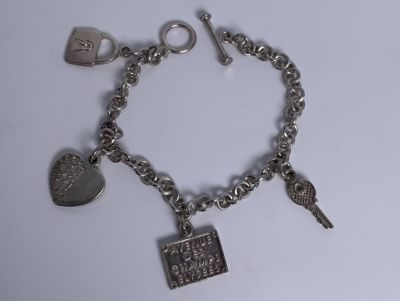 צמיד עם תיליונים כסף 925 אורך צמיד פתוח: 19.5 ס''מ משקל: 20 גרם