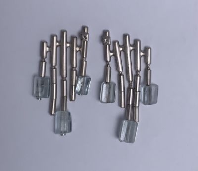 זוג עגילי זהב לבן H.STERN 18K מעוטר אבני חן קוורץ ויהלום בודד פרינסס בכל אחד משקל: כ-11 גרם 