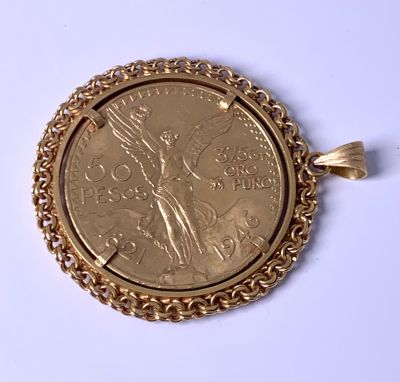 תליון זהב 18 קרט - 47 מ"מ עם מטבע זהב 50 PESOS מקסיקו כ 37 מ"מ ( 37.5 גרם זהב טהור ) משקל כולל 